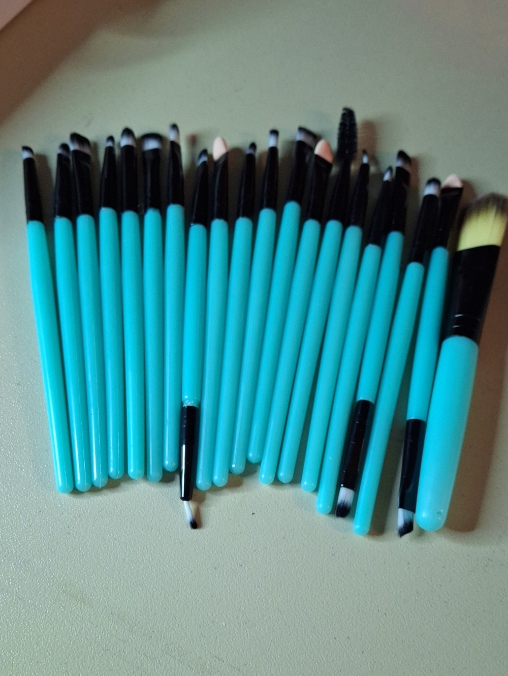 Turquoise Makeup Brush Set - 20-Piece Professional Eye & Face Brushes New